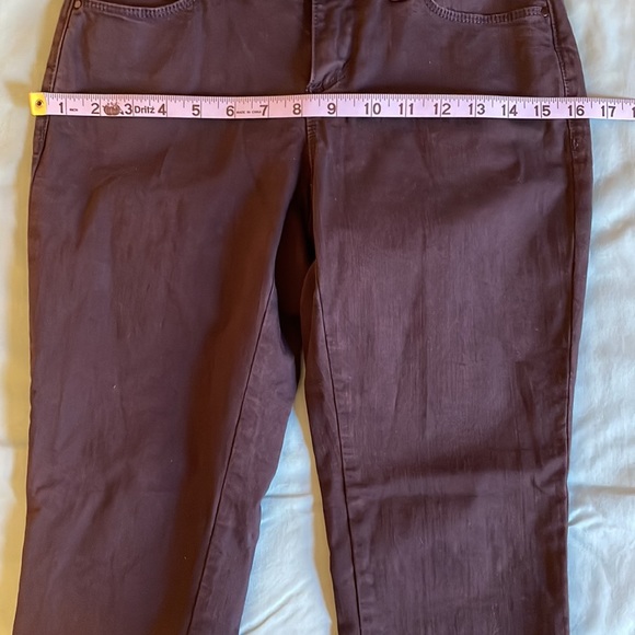 Ann Taylor Curvy Fit Jeans - Picture 7 of 8